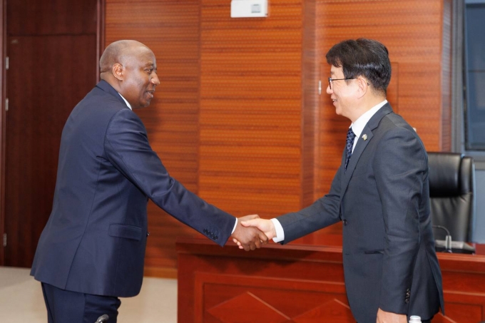 Rwanda to be a Bridgehead for Strengthening Infrastructure Cooperation in Afric 포토이미지