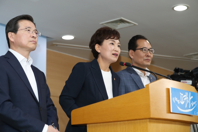 김현미장관, 실수요 보호와 단기 투기수요 억제를 위한 주택시장 안정화 방안 발표 브리핑 - 포토이미지