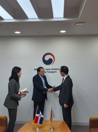 Continue to Promote Infrastructure Cooperation with Dominica 포토이미지