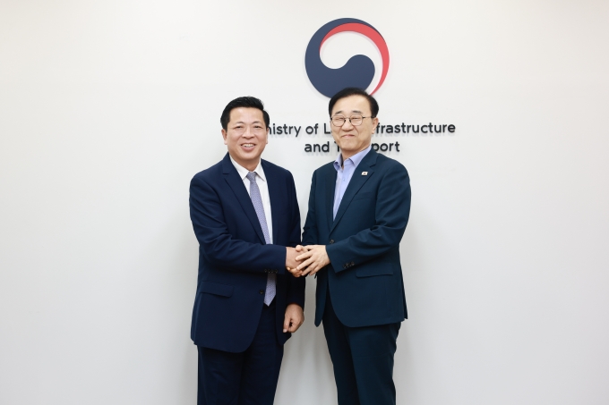 South Korea Seeks Role for Korean Firms in Vietnam’s High-Speed Railway Project 포토이미지