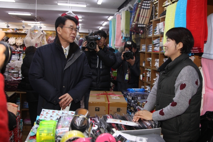 강호인 장관, 전통시장 및 지역아동센터 방문 - 포토이미지