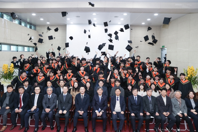 김이탁 제1차관, “세계 무대를 누비는 해외건설 전문 인재로 성장하길” - 포토이미지