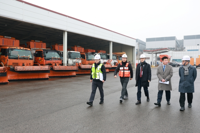 김윤덕 장관 “겨울철 제설 한 치의 방심 없어야” - 포토이미지