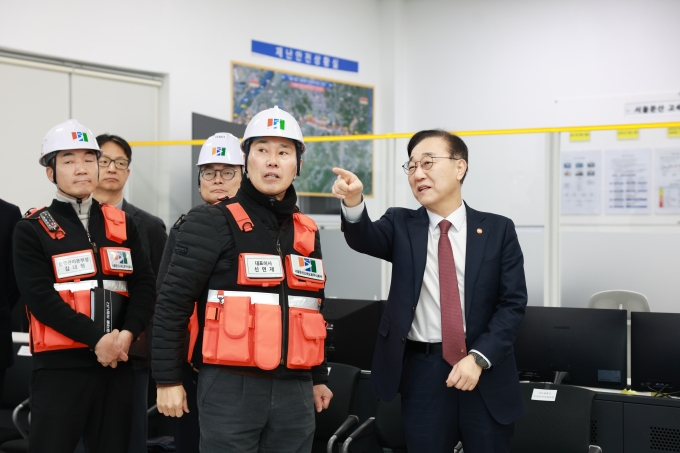 김윤덕 장관 “겨울철 제설 한 치의 방심 없어야” - 포토이미지