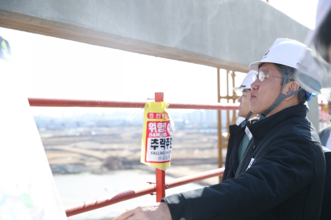 김이탁 1차관 “3기 신도시 첫 입주 입주민 불편없도록 차질없이 준비할 것” 강조 - 포토이미지