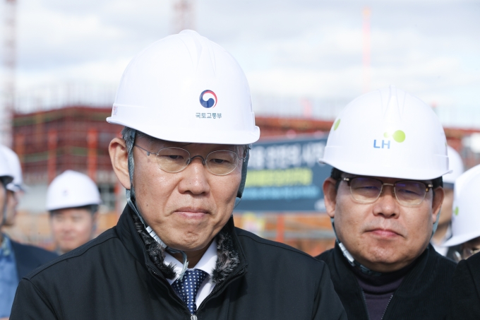 김이탁 1차관 “3기 신도시 첫 입주 입주민 불편없도록 차질없이 준비할 것” 강조 - 포토이미지