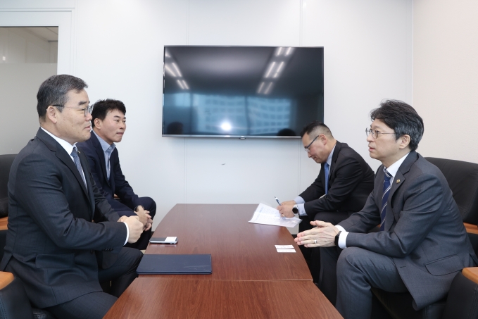 홍지선 2차관 대우건설 대표이사 면담 - 포토이미지