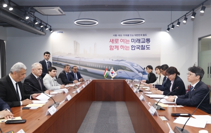홍지선 제2차관 타지키스탄 교통부 차관 면담 - 포토이미지