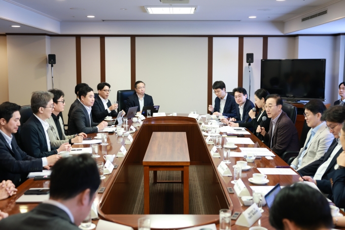 김윤덕 장관, 일본 국토교통대신과 한-일 국토교통 협력 확대 논의